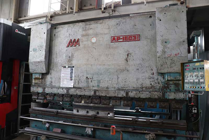 CNCタレットパンチプレス｜岡山で金属加工といえば | 金属加工の株式会社モスト